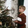 Wait, what?! Dus zó hoor je de verlichting in je kerstboom op te hangen