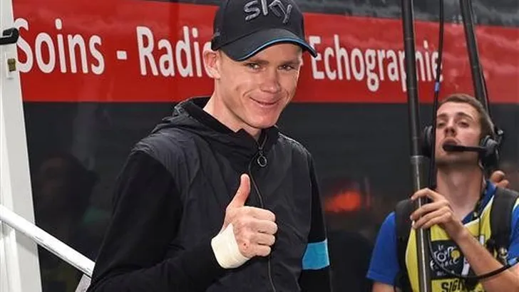 Froome wacht scans pols af