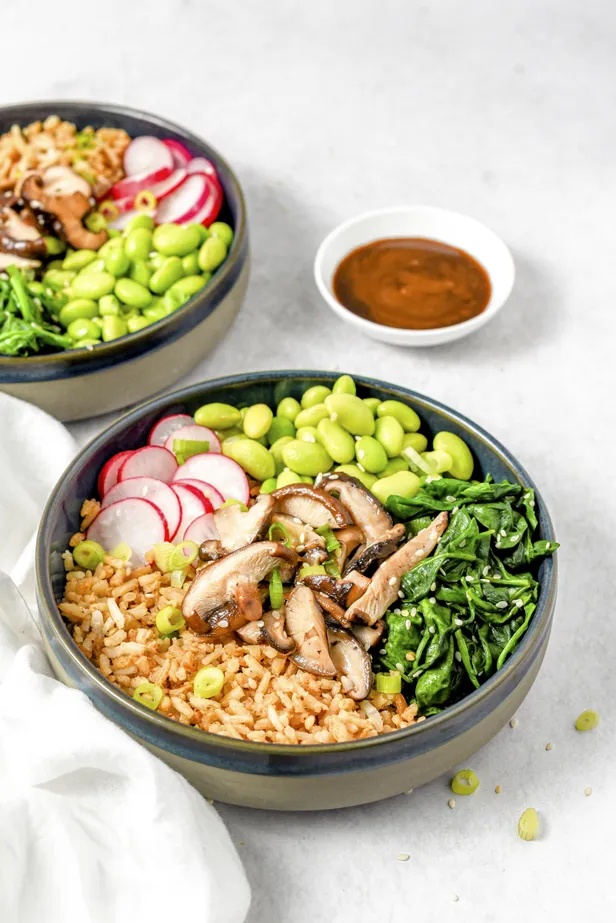 Rijstbowl met shiitake, gember en miso