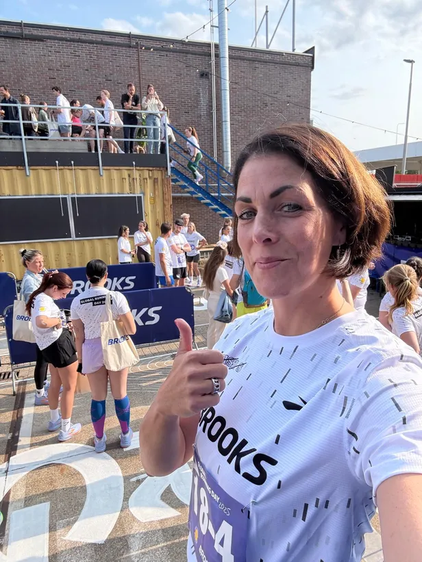 Annelies bij de global running day van Brooks