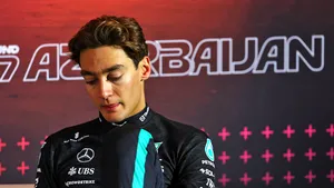 George Russell van Mercedes haalt uit naar Pirelli na de F1 race in Baku, Azerbeidzjan