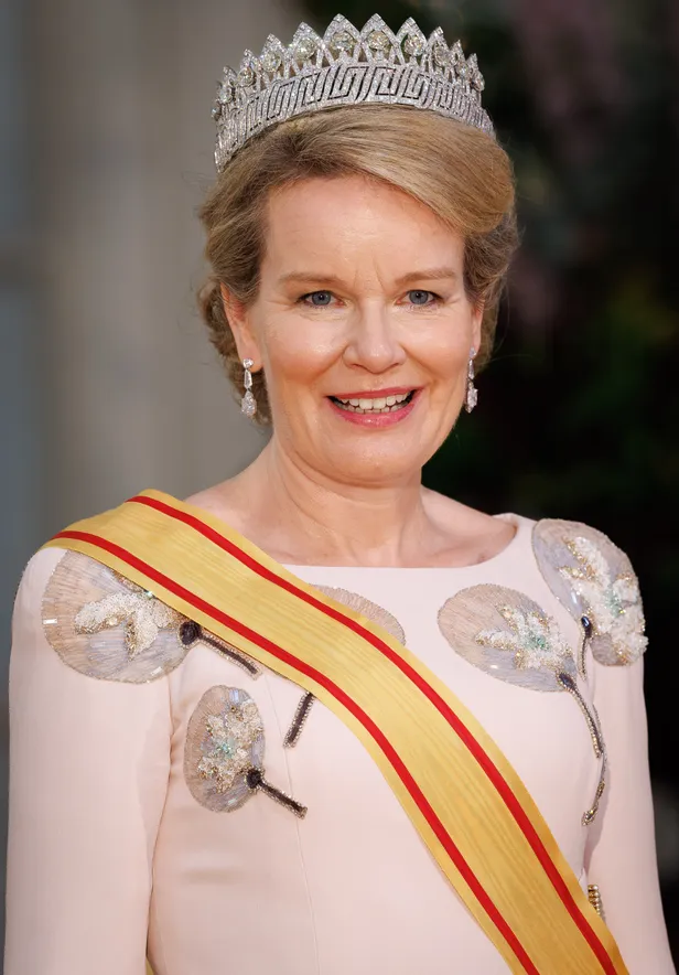 Staatsbanket België Japan juni 2026: koningin Mathilde met het Diadeem der Negen Provinciën.