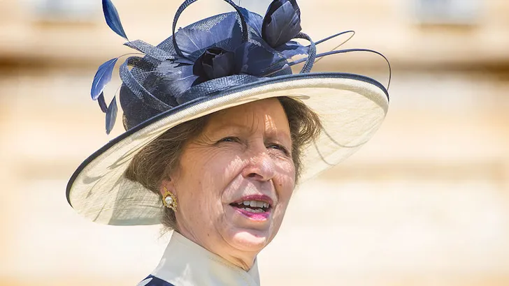 Prinses Anne draagt 40 jaar oude outfit