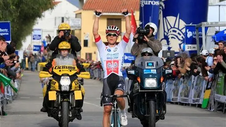 Algarve: Kwiatkowski grijpt de macht