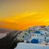 Santorini zonder de drukte? Deze zomer is dé kans voor een voordelige reis | Beau Monde