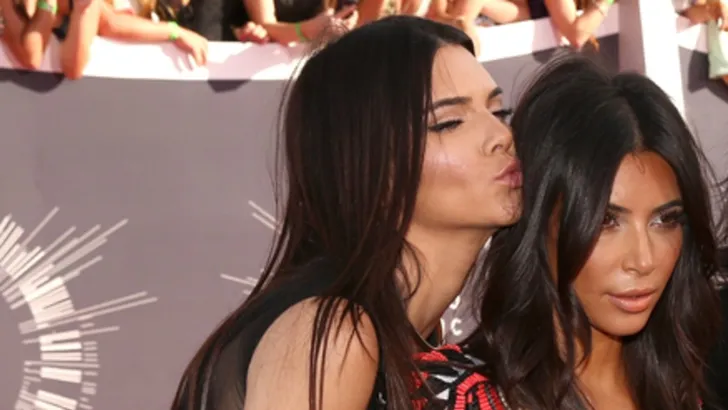 Dit moet je zien: Kendall prankt Kim