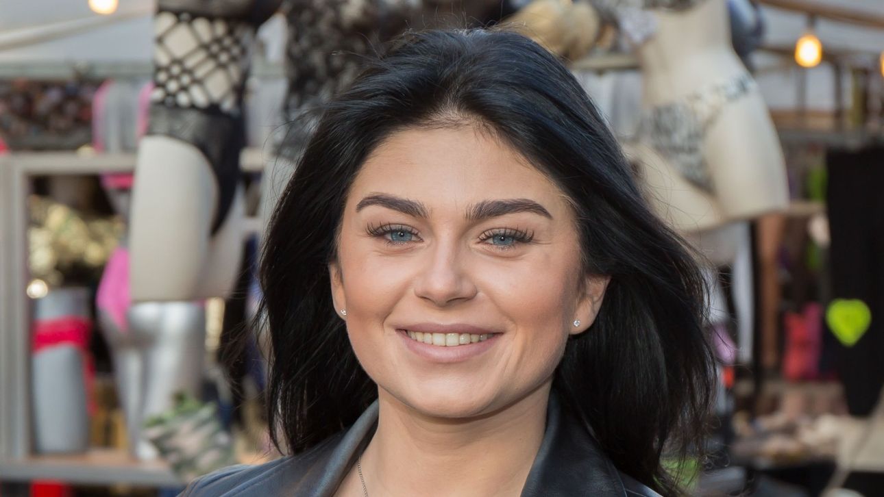 Roxeanne Hazes post naaktfoto met belangrijke boodschap | Grazia