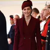 Prinses Kate straalt in robijnrood tijdens staatsbezoek van Qatar | Beau Monde