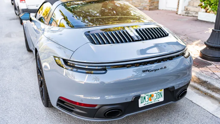 Deze Porsche 911 werd teruggevonden, maar de dieven wilden iets anders dan de auto