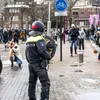 Keiharde clash tussen politie en demonstranten in Amsterdam