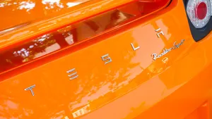 ZIEN: de zwevende Tesla Roadster