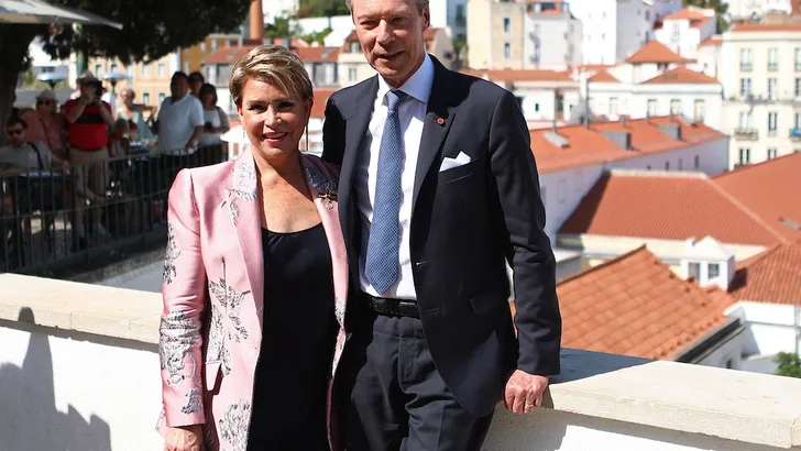 Zien: Maria Teresa van Luxemburg en haar fab McQueen-blazer