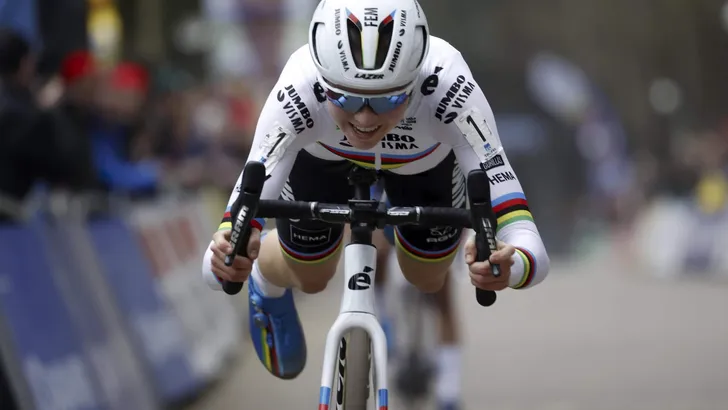 Krawatencross Badkamers Trofee 2023 Fem van Empel