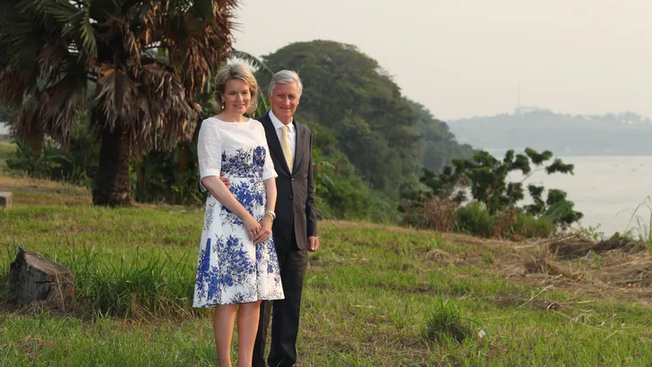 Koningin Mathilde in Congo: fleurig in looks met bloemen