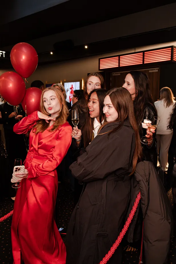 Er werden volop foto's gemaakt bij de photobooth 