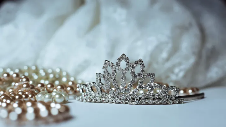 Tiara and pearls with wedding dress