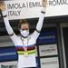 Wereldkampioene Van der Breggen: 'Hoorde pas op de finish dat ik gewonnen had'