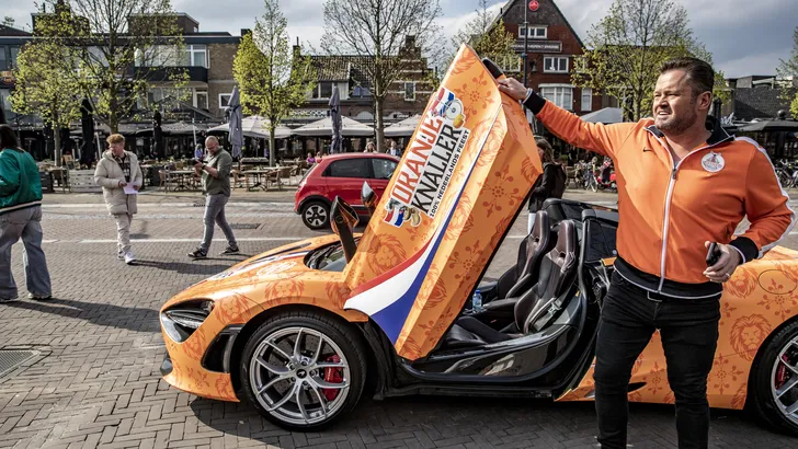 Frans Duijts legt uit waarom hij in een auto van 320.000 euro rijdt