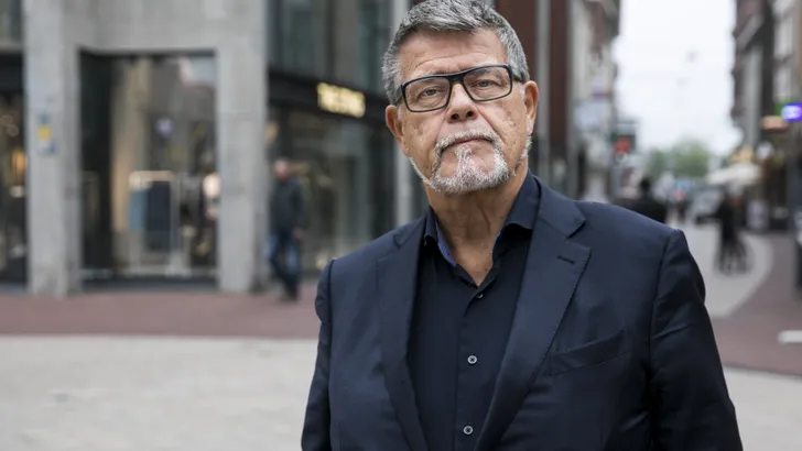 Emile Ratelband vindt nieuwe draagmoeder