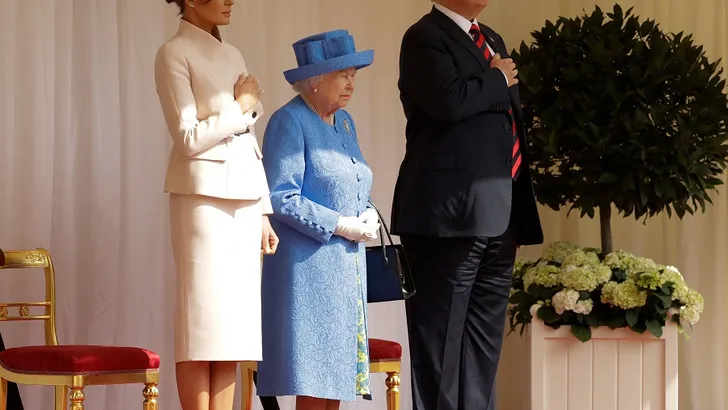 Elizabeth ontvangt de Trumps op de afternoon tea