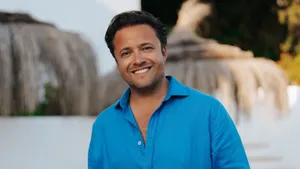 Timothy uit B&B Vol Liefde zit niet stil op Ibiza! Naast zijn horecazaken is hij nu ook in te huren als BABS. Lees alles over zijn verrassende nieuwe roeping.