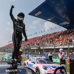 Larry ten Voorde na zijn overwinning op het circuit van Zandvoort