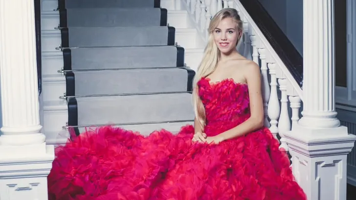 Prinses Carolina maakt haar debuut in Parijs