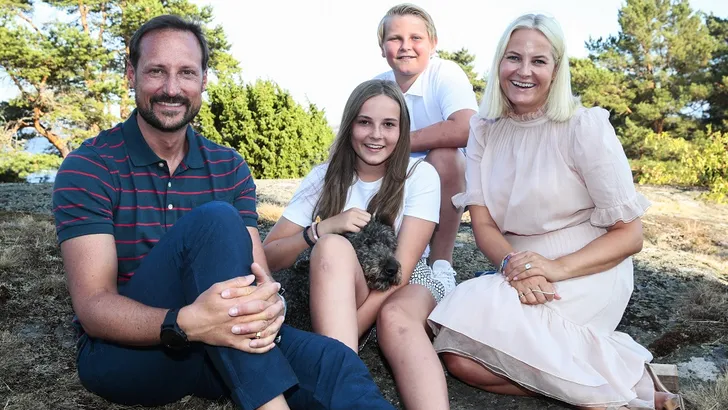 Zien: Nieuwe familieportretten van Noorse royals