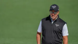 Mickelson heeft de nieuwe manieren nog niet helemaal onder de knie getuige zijn  MC in The  Masters.