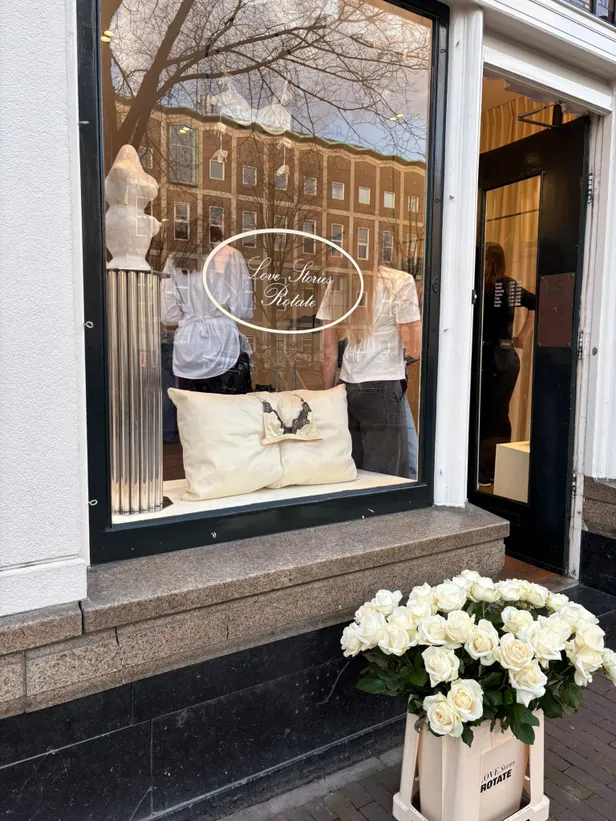 Bij het event van Rotate x Love Stories 