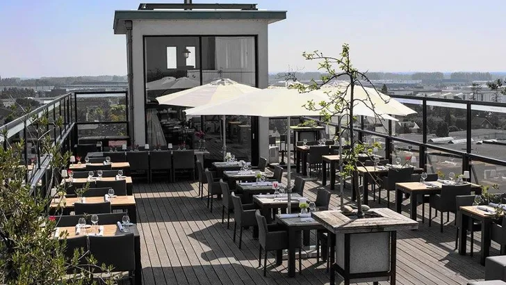 Eten met uitzicht in Rooftop Bar Sillyfox in Veghel