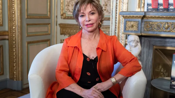 Schrijver Isabel Allende: 'Ook deze crisis is tijdelijk' 