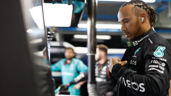 Hoop op zege vervlogen voor Hamilton: 'Die Red Bull is onverslaanbaar'