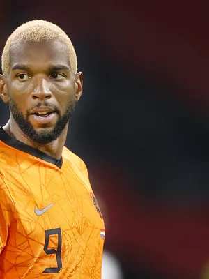 Rappende Ryan Babel maakt rentree