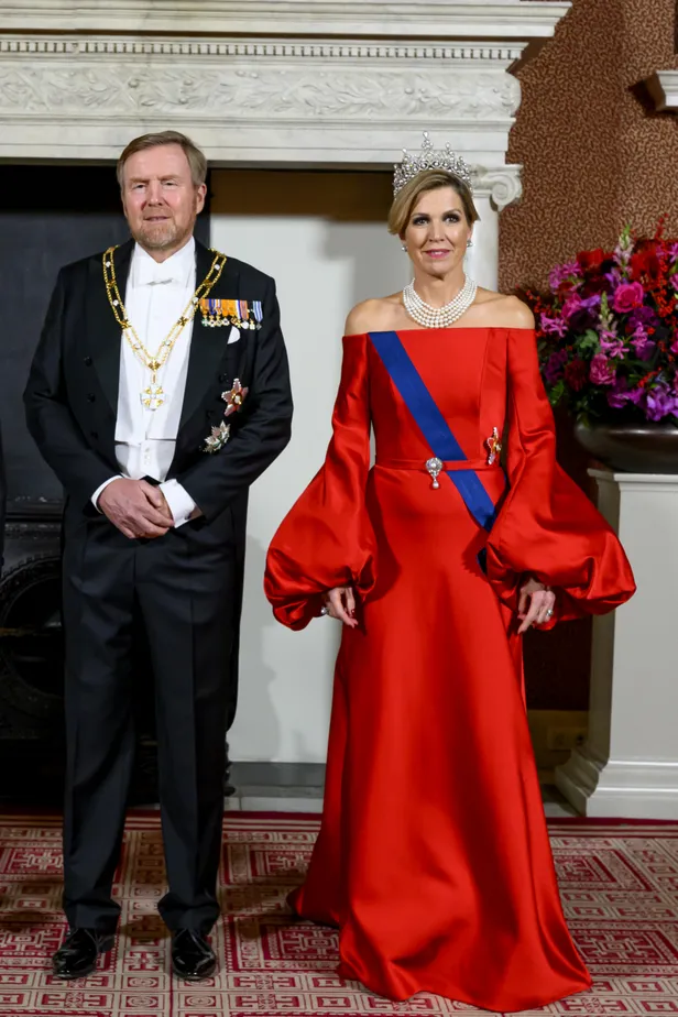 Máxima's rode Claes Iversen zagen we voor het eerst in 2023 – en het blíjft een prachtige robe. 