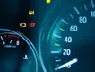 Dit kleine dashboardlampje lijkt onschuldig, maar doorrijden kan je motor slopen