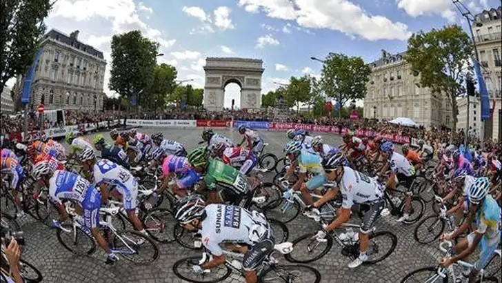 100ste Tour (2013) gaat van start op Corsica