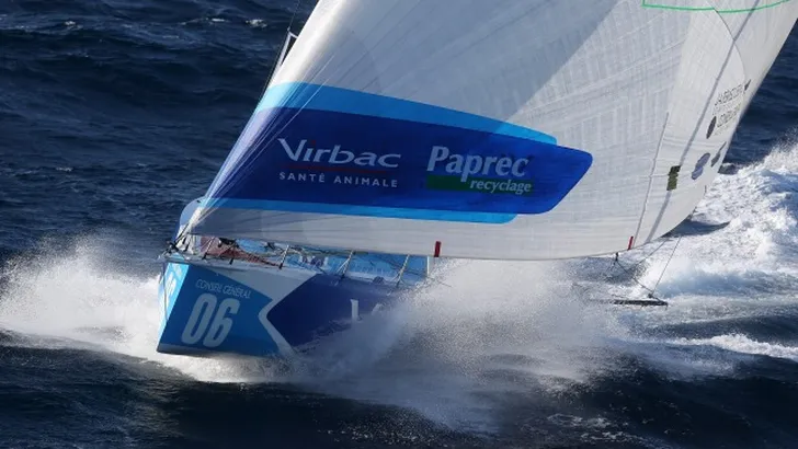 Jean-Pierre Dick is de nieuwe koploper en zeilde 502 mijl in 24 uur