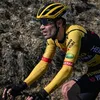 Weer tegenslag voor Tom Dumoulin na opgave in Ronde van Catalonië: 'Wat het probleem is, daar hebben we nog geen idee van'
