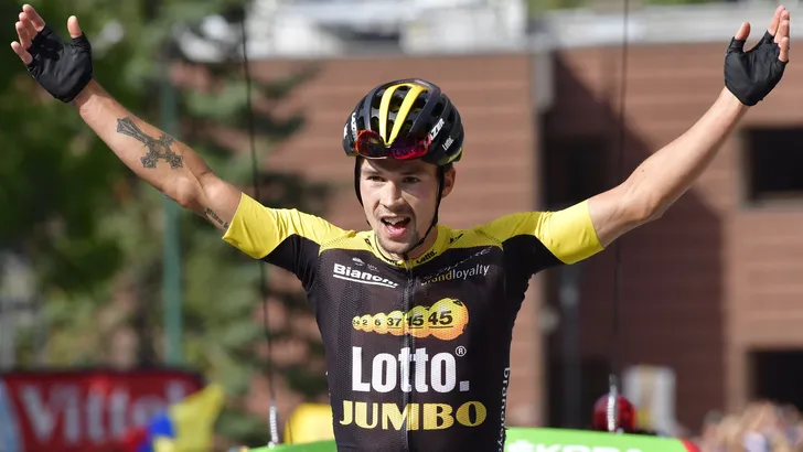 Tour de France: Roglic schenkt LottoNL - Jumbo de zege