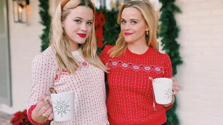 Reese Witherspoon is helemaal klaar voor de kerst
