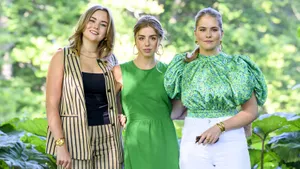 Foto van prinsessen Ariane, Alexia en Amalia