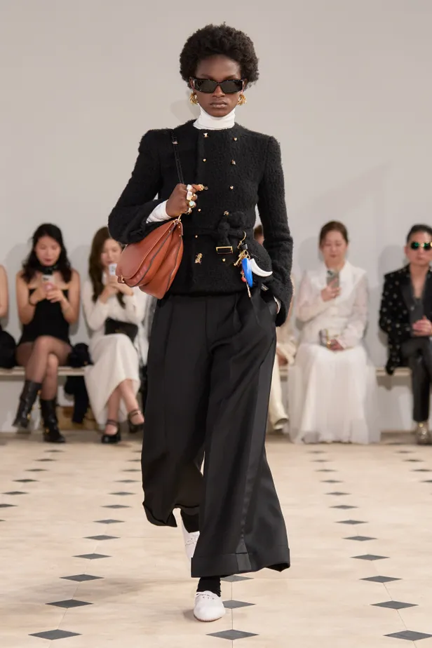 Derbyschoenen maakten een stijlvolle verschijning op de runway bij Celine. (Beeld: Catwalkpix)