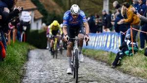 Mathieu van der Poel op de Molenberg in Omloop Het Nieuwsblad.