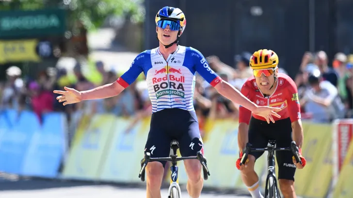 Maxim Van Gils is in de vorm van zijn leven en zegt dat mede te danken hebben aan Remco Evenepoel, die hem tot het uiterste dreef op hoogtestage in Sierra Nevada.