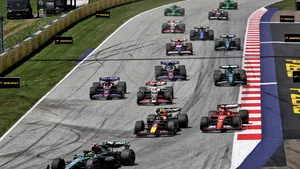 De start van een Formule 1-race. Verschillende rookies nemen deel dit jaar aan de competitie.