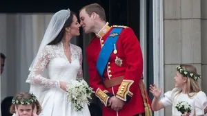 Hoera! Houten bruiloft voor prins William en hertogin Kate