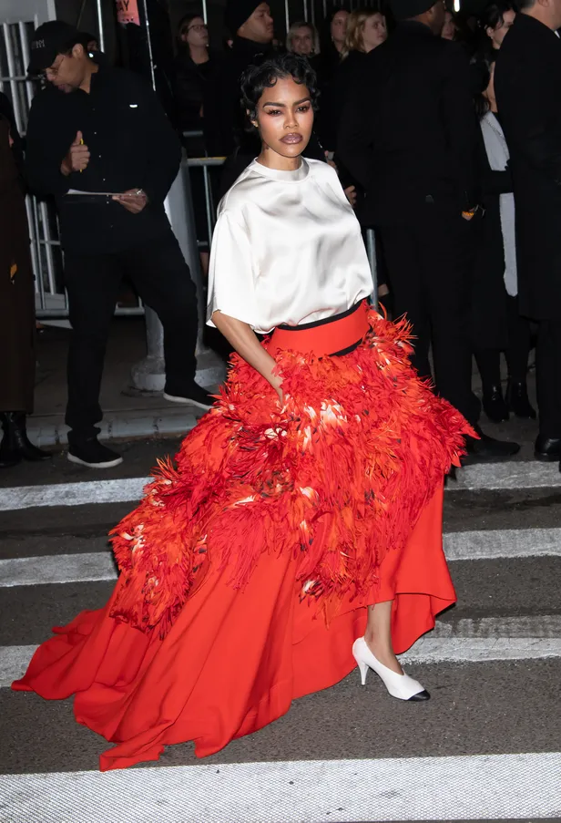 Teyana Taylor bij de Gotham Film Awards met een look van Chanel.
