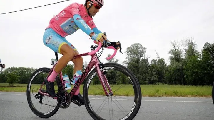Roze Specialized voor Nibali