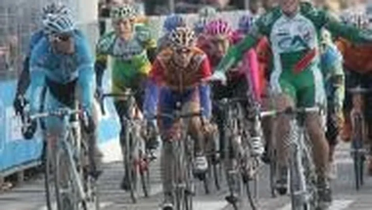 Hushovd klopt Petacchi in Tirreno